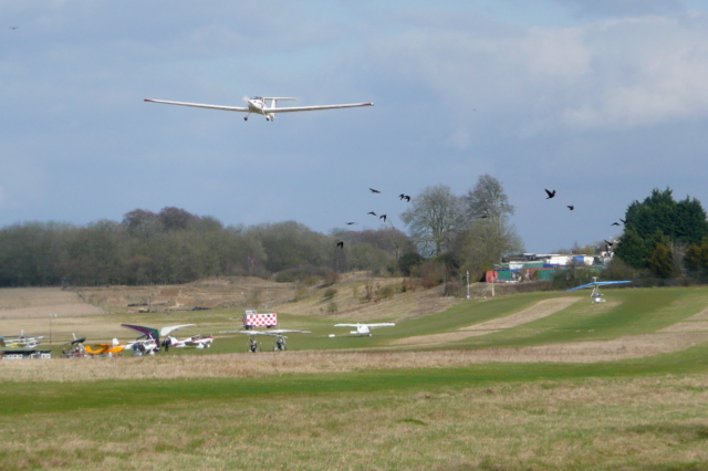 Graham Horn / Popham airfield / CC BY-SA 2.0