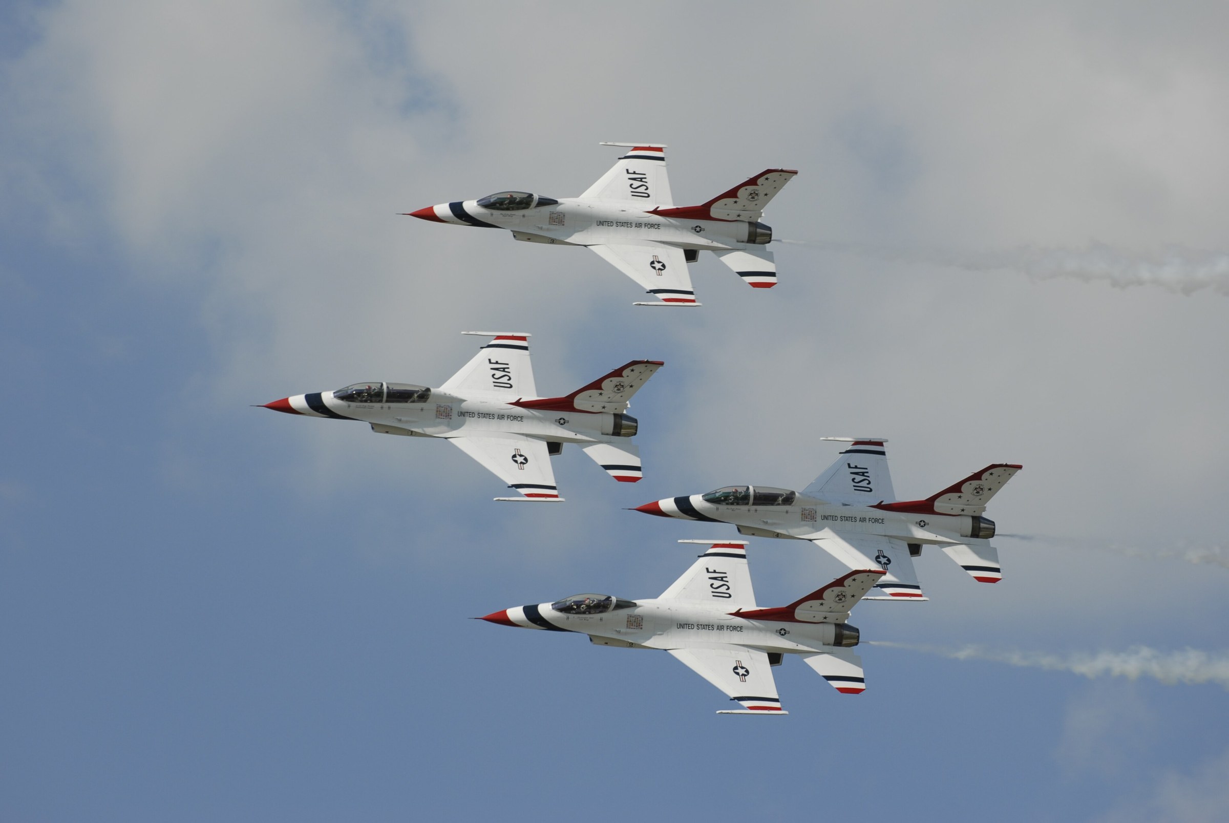 USAF Thunderbirds F-16 formation at SUN 'n FUN 2008