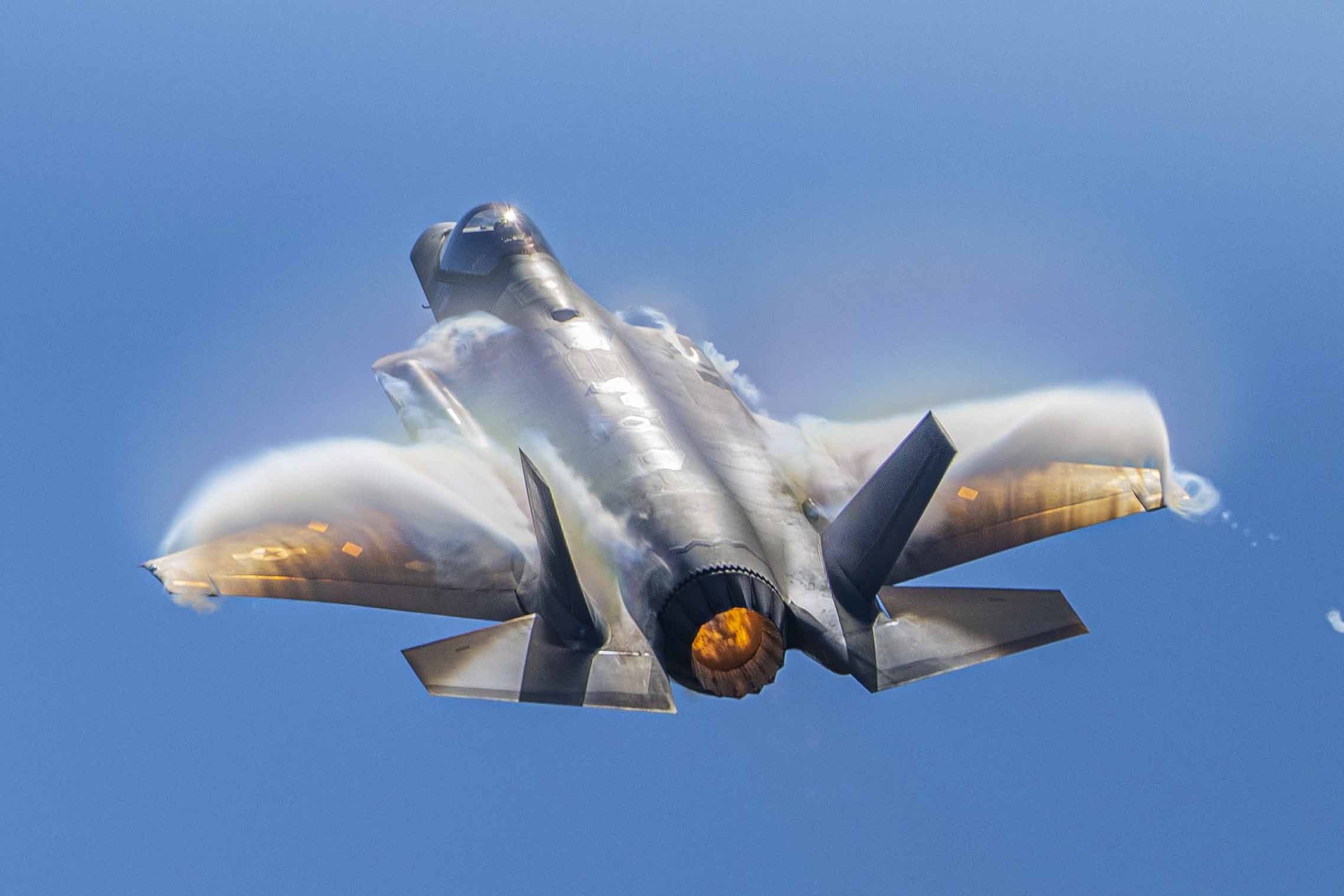 Wings Over Houston Airshow 2026 – image USAF F-35A Lightning II demo at the Wings Over Houston Airshow itself (earlier edition)
